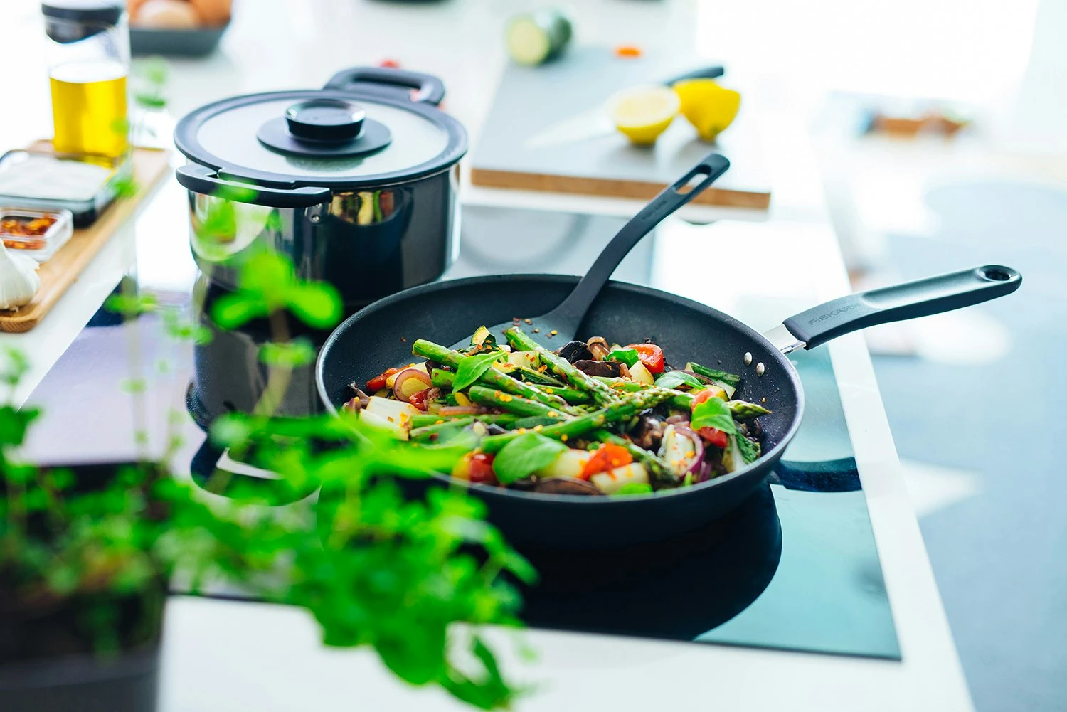 Fiskars Functional Form Frying Pan Ø24cm 6 Fiskars Functional Form Frying Pan Ø24cm - Afbeelding 6