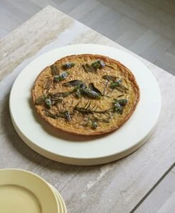 Hay Round Snijplank Large, Off-white 7 Hay Round Snijplank Large, Off-white -Default Template 4 hay round snijplank large off white 6