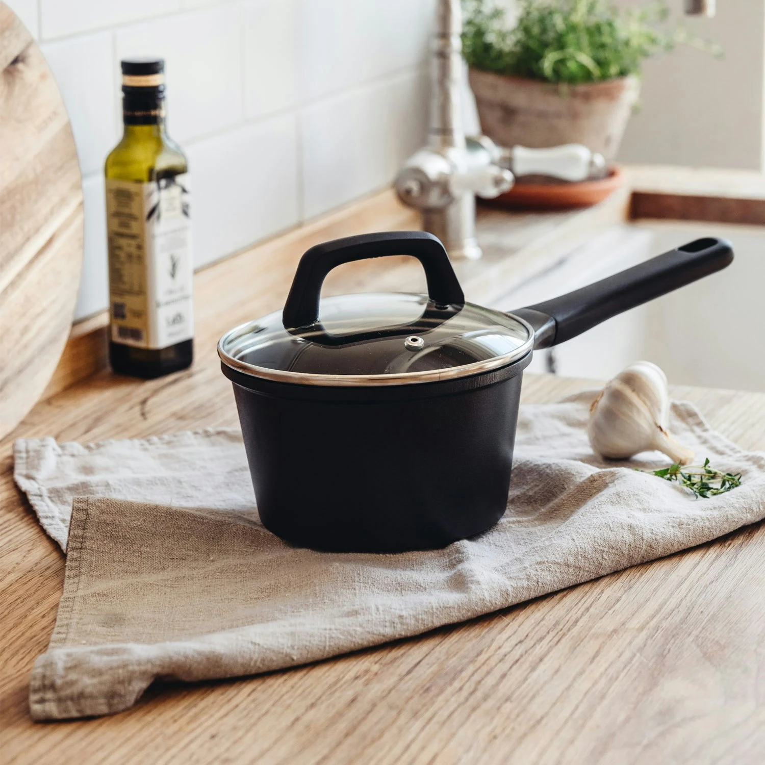 Heirol Groove Steelpan Met Glazen Deksel 16 Cm 2 Heirol Groove Steelpan Met Glazen Deksel 16 Cm - Afbeelding 2