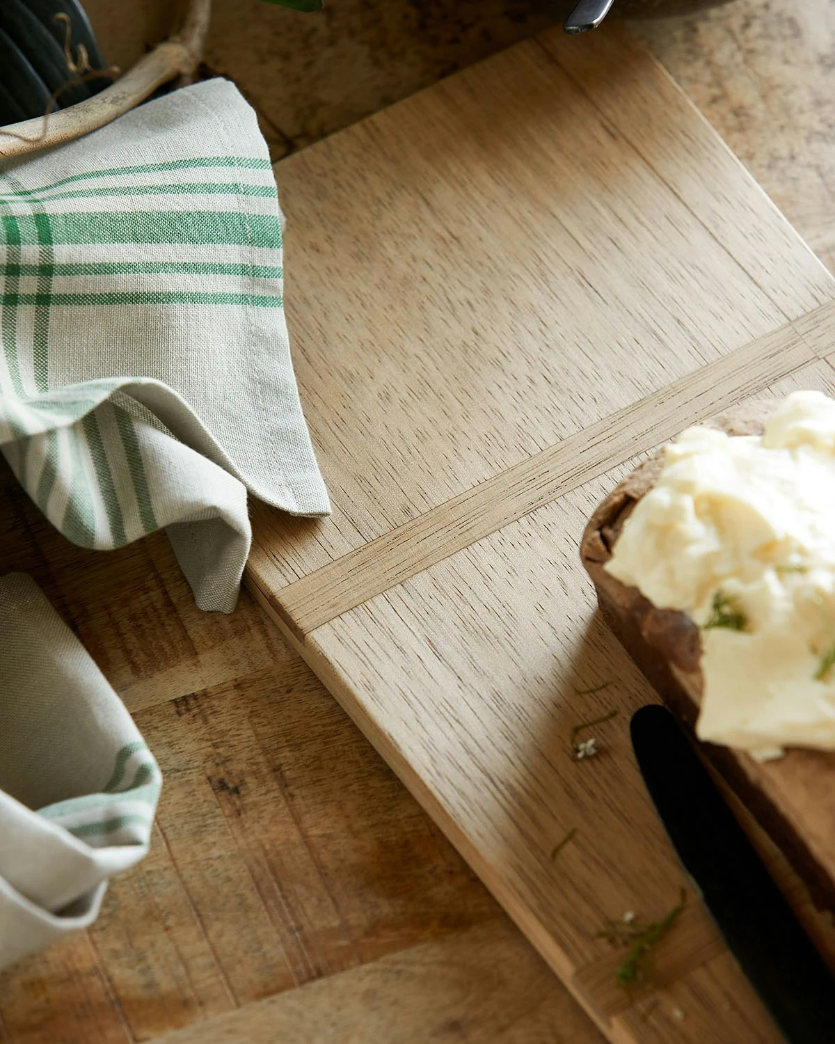 House Doctor Carve Cutting Board 54x21 Cm, Nature 5 House Doctor Carve Cutting Board 54x21 Cm, Nature - Afbeelding 5